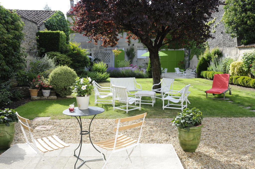 Chambres D'Hotes Les Tilleuls Cognac Esterno foto
